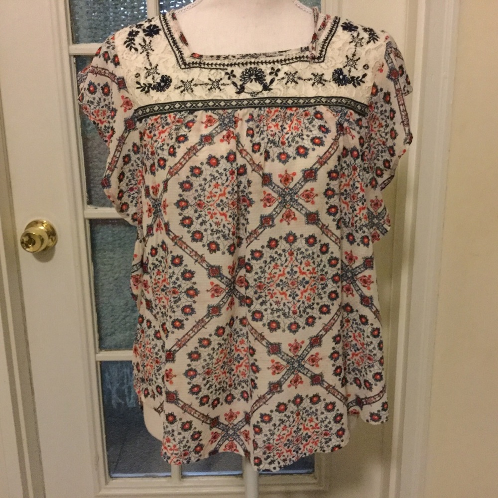 Jolt women’s top size small